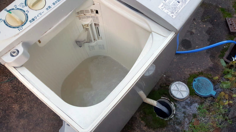 二層式洗濯機の排水方法